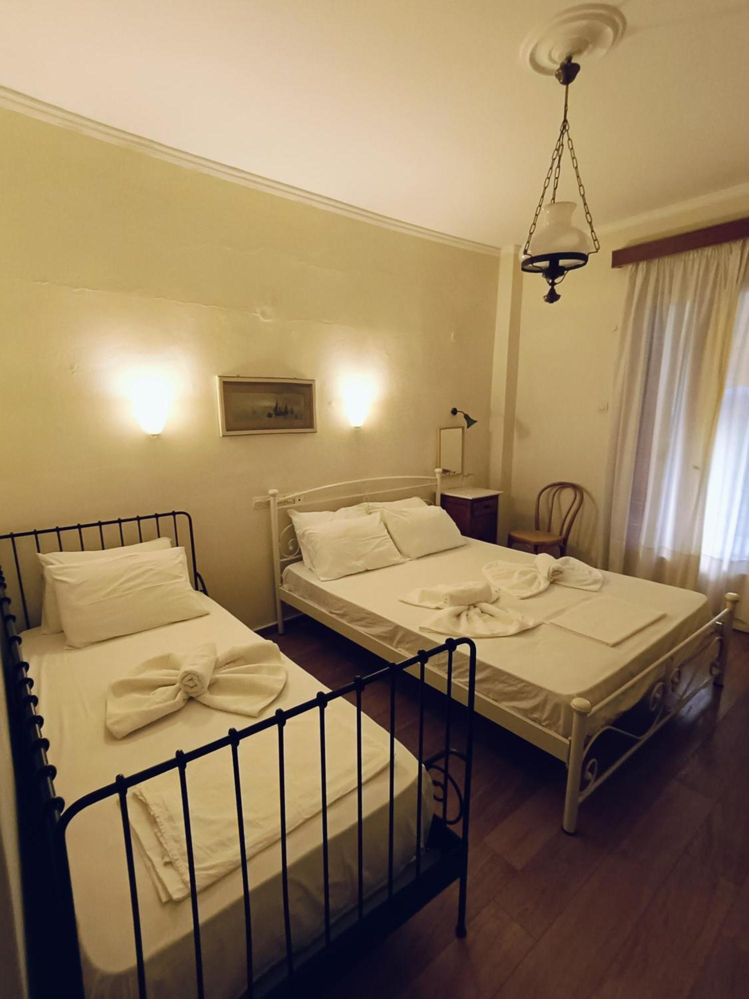 Anesis Hotel Лутра Едипсу Екстериор снимка
