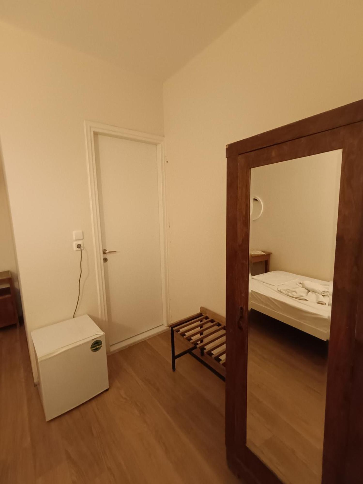 Anesis Hotel Лутра Едипсу Екстериор снимка