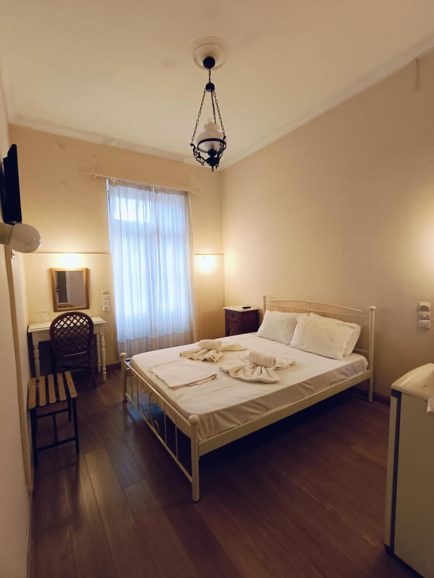 Anesis Hotel Лутра Едипсу Екстериор снимка