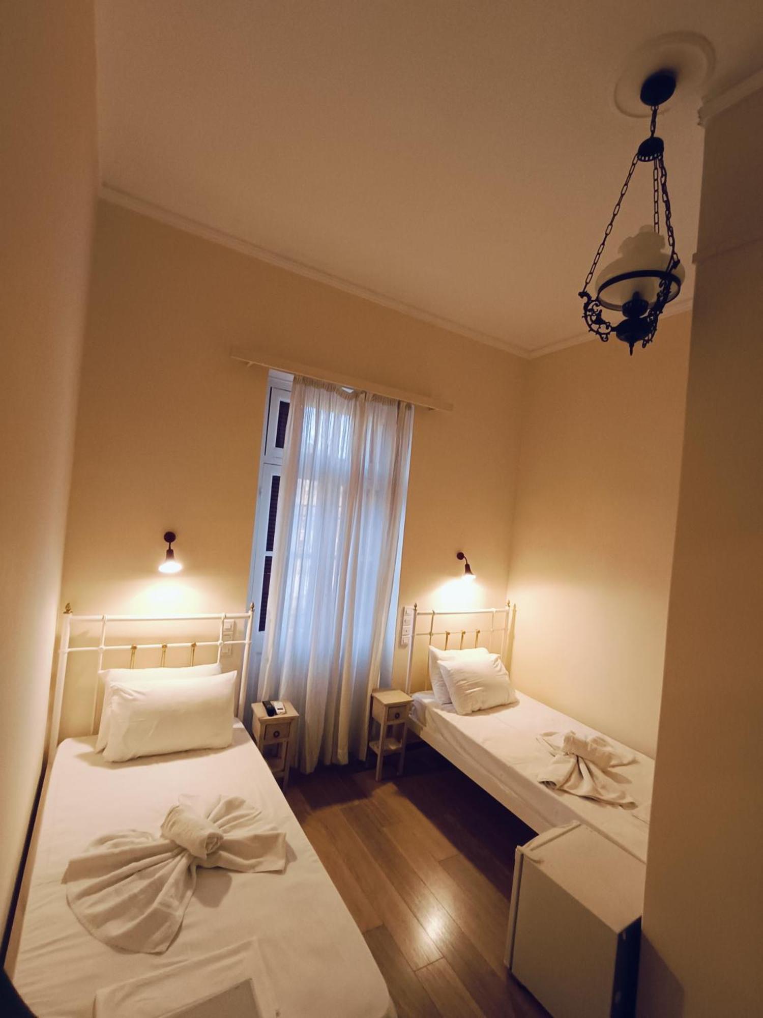 Anesis Hotel Лутра Едипсу Екстериор снимка