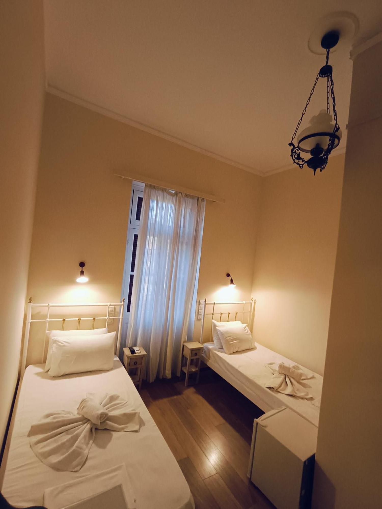 Anesis Hotel Лутра Едипсу Екстериор снимка