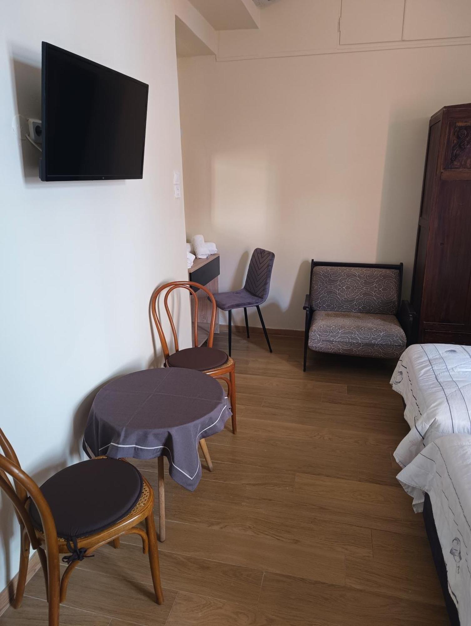 Anesis Hotel Лутра Едипсу Екстериор снимка