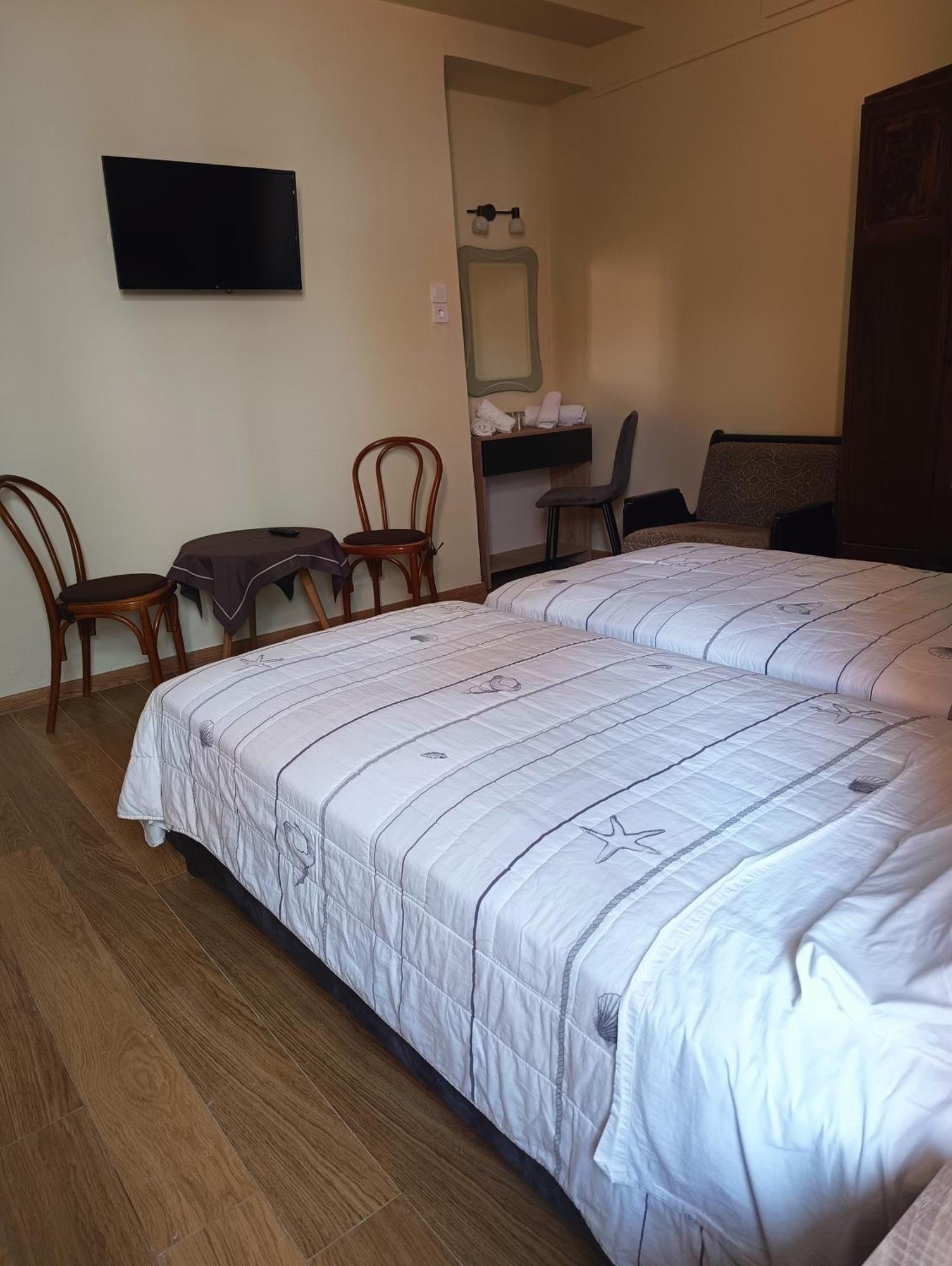 Anesis Hotel Лутра Едипсу Екстериор снимка