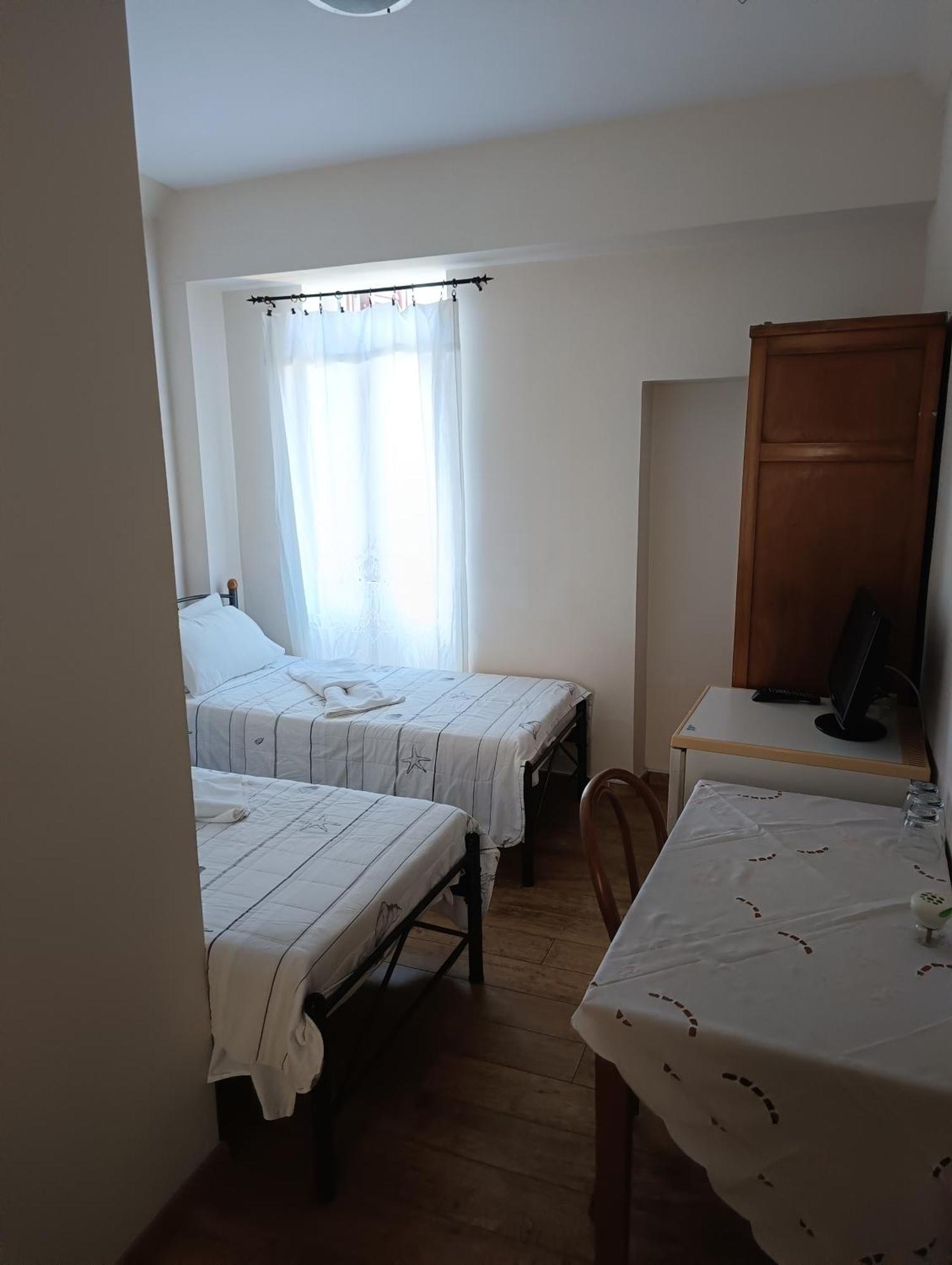 Anesis Hotel Лутра Едипсу Екстериор снимка