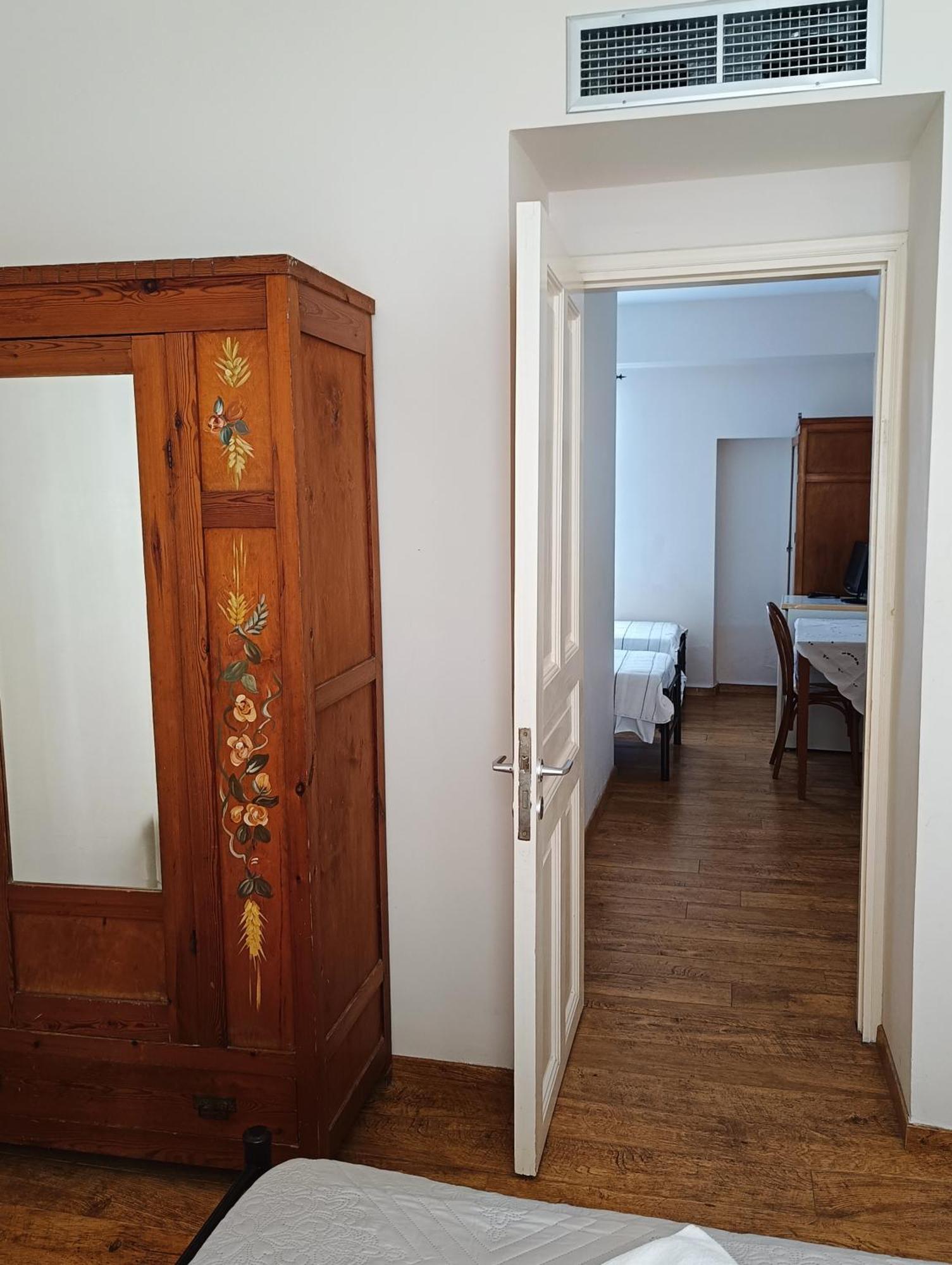 Anesis Hotel Лутра Едипсу Екстериор снимка