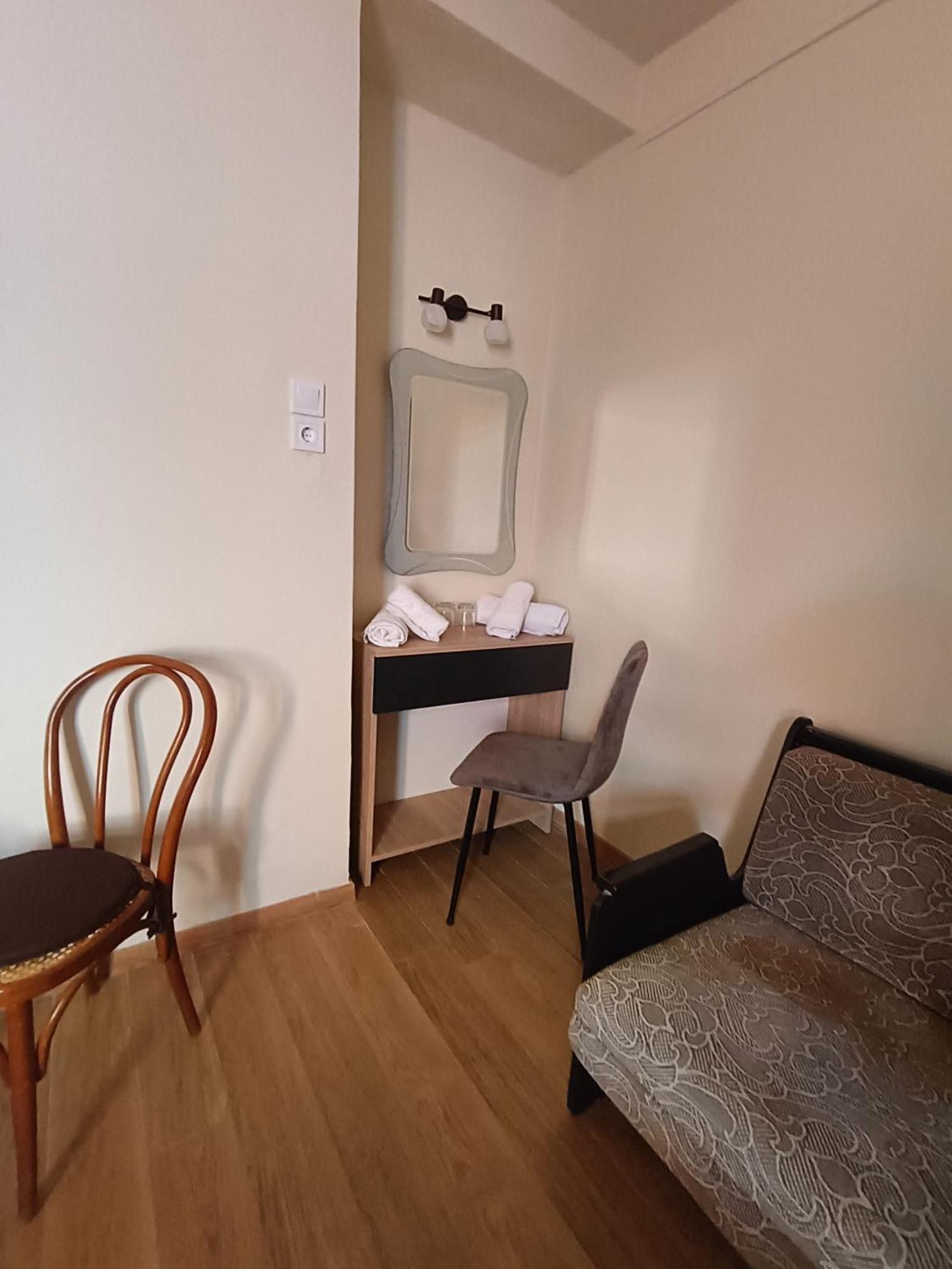 Anesis Hotel Лутра Едипсу Екстериор снимка