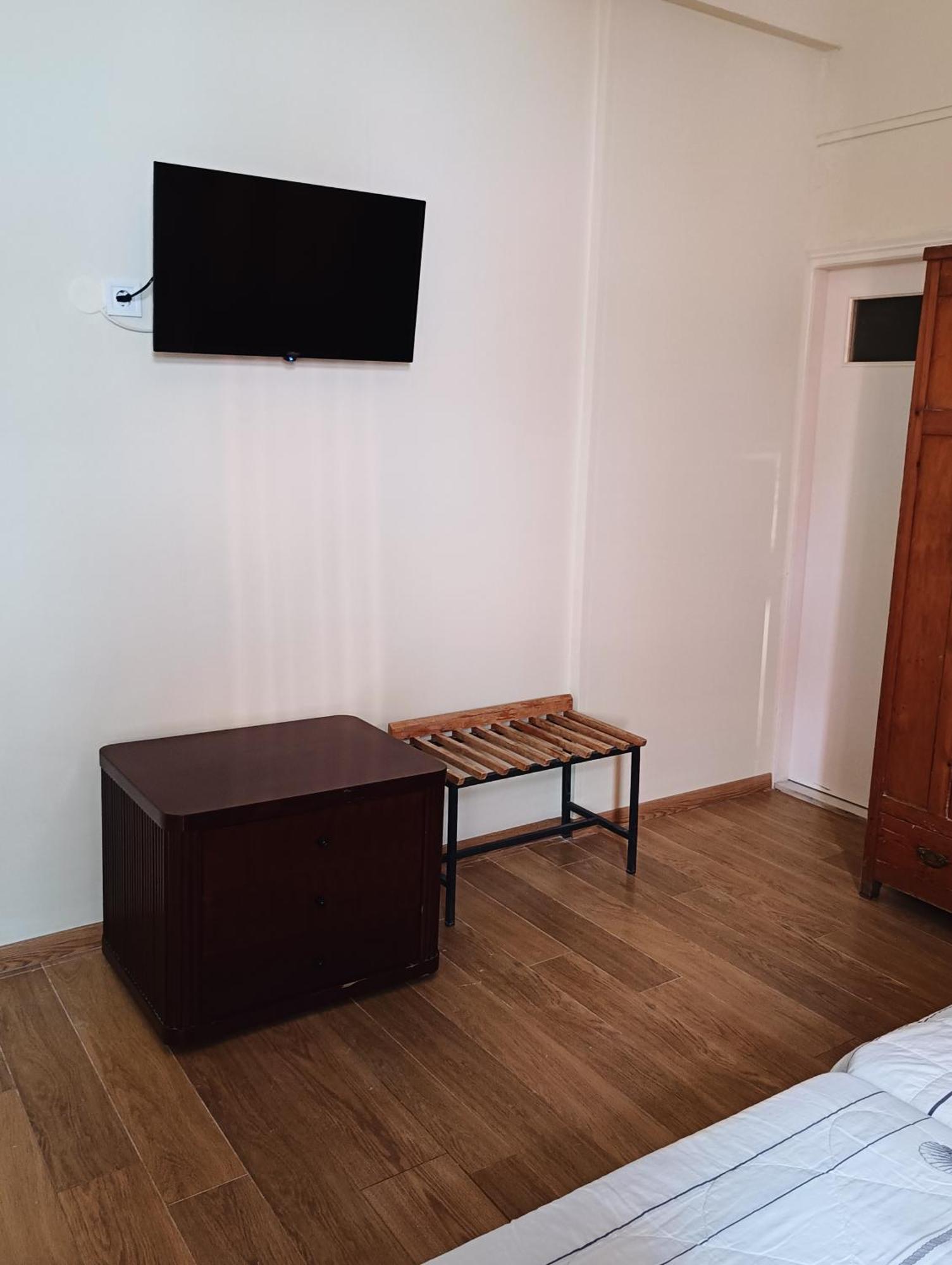 Anesis Hotel Лутра Едипсу Екстериор снимка