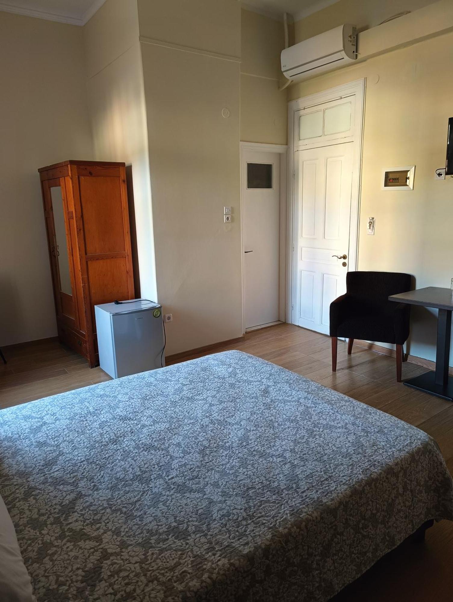 Anesis Hotel Лутра Едипсу Екстериор снимка