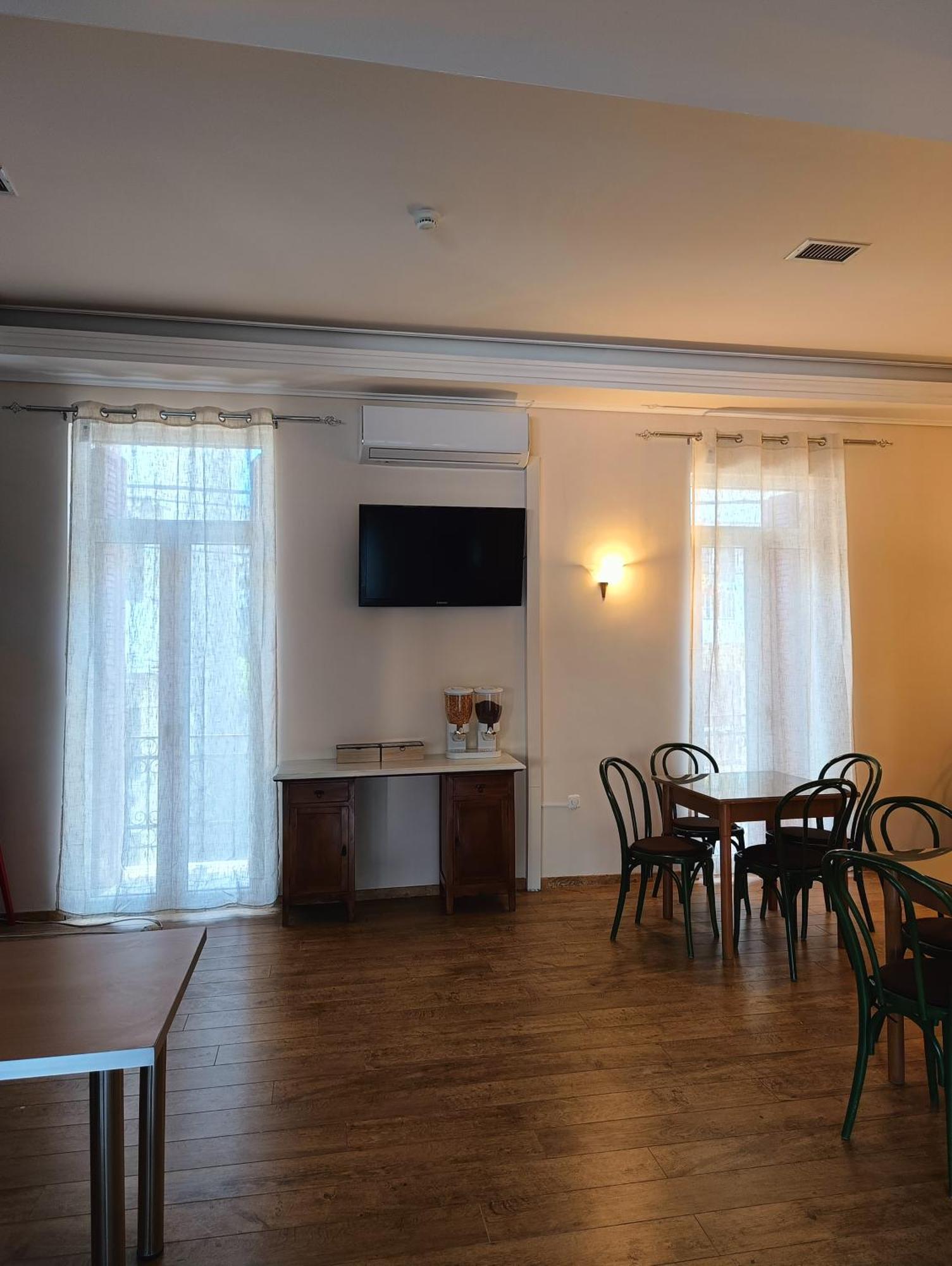 Anesis Hotel Лутра Едипсу Екстериор снимка